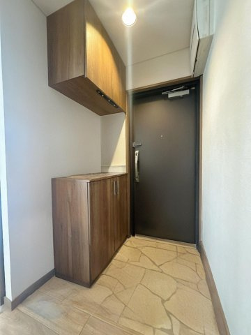 玄関です。　飾り付けして自分空間にできます♪