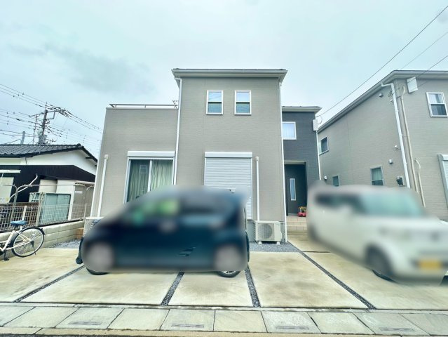 ■2023年8月築！　■南道路面・カースペース2台可！　■浴室乾燥機付き・全居室収納！　■松伏小学校徒歩8分(600ｍ)・松伏中学校徒歩18分(1400ｍ)