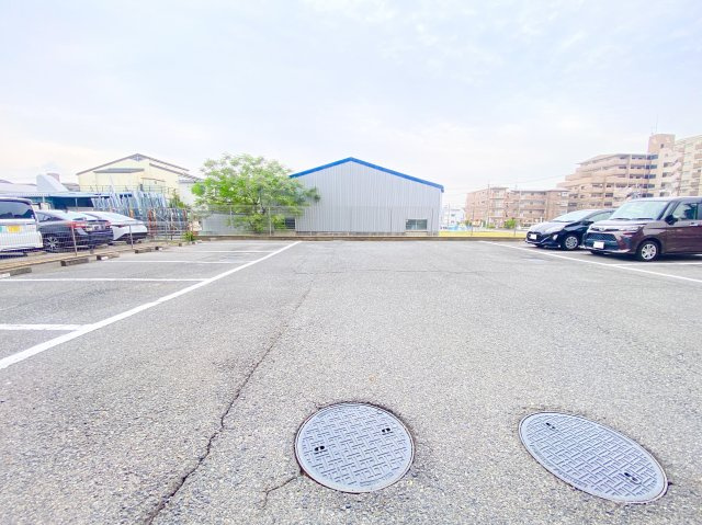 敷地内平面駐車場！