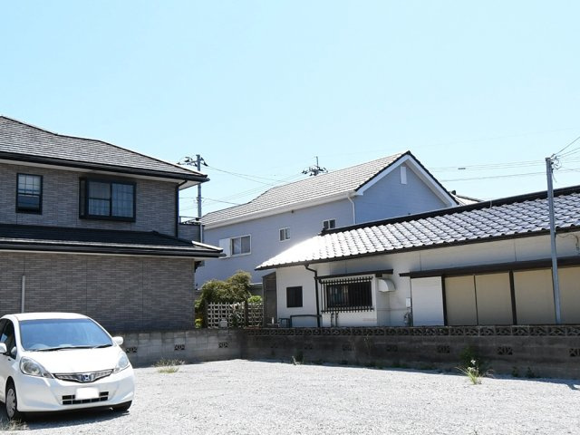 前面道路含む現地写真です