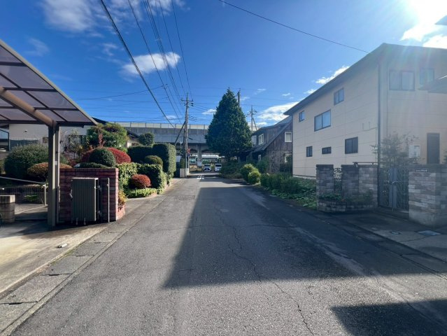 前面道路　道幅やお車の停めやすさなど現地にてご確認ください。