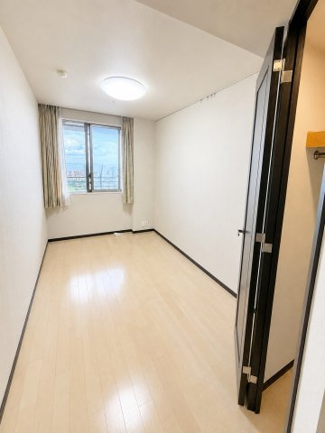 洋室：約6.3帖