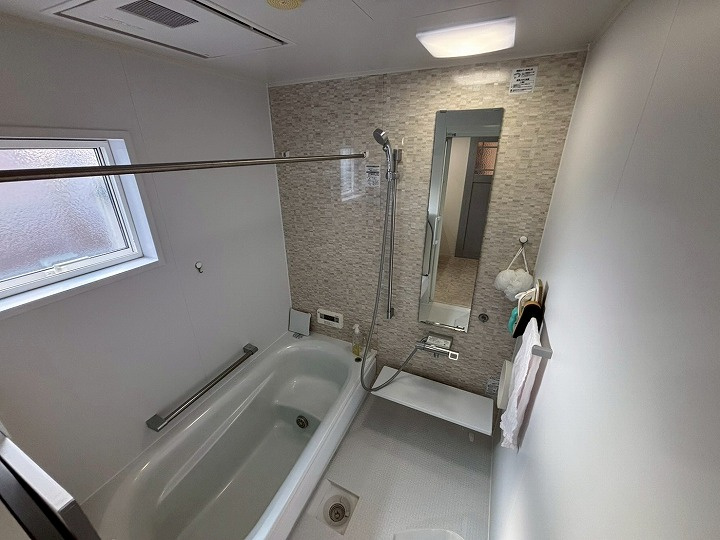 1階トイレはタンクレスですっきり！