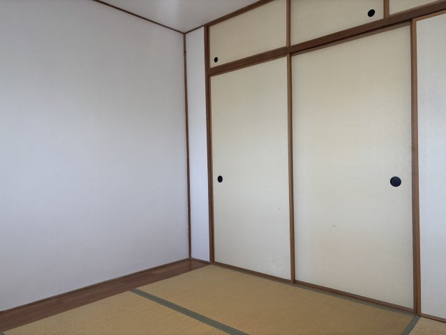 収納たっぷりの押入です。