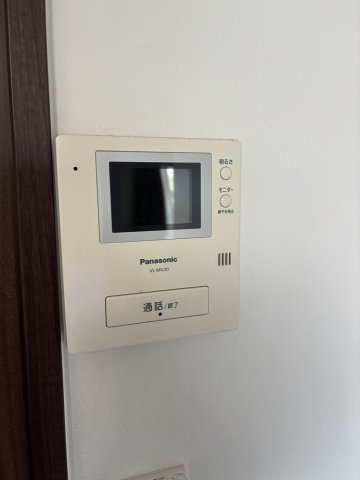 急な来客でも室内から顔が確認できると安心です。