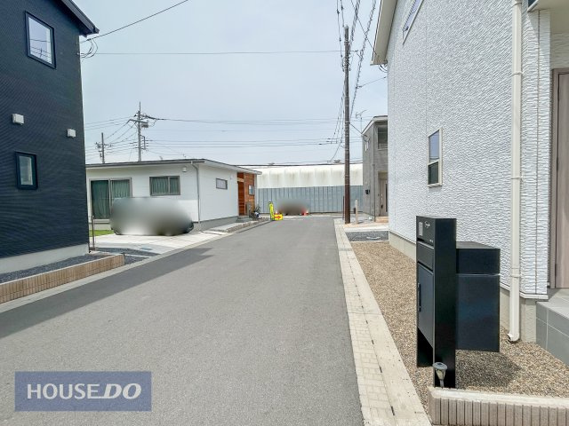 6ｍの広い道路なので切り返しやすれ違いなども楽々です♪