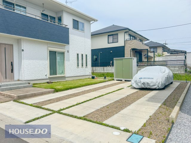 最大4台駐車可能な広々とした駐車場です♪