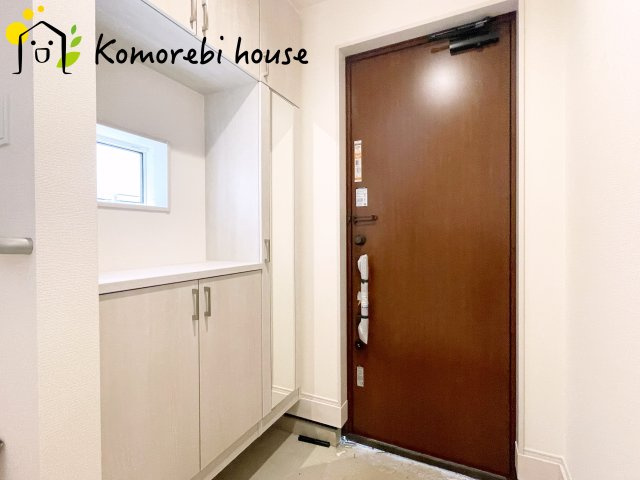 落ち着いた玄関です