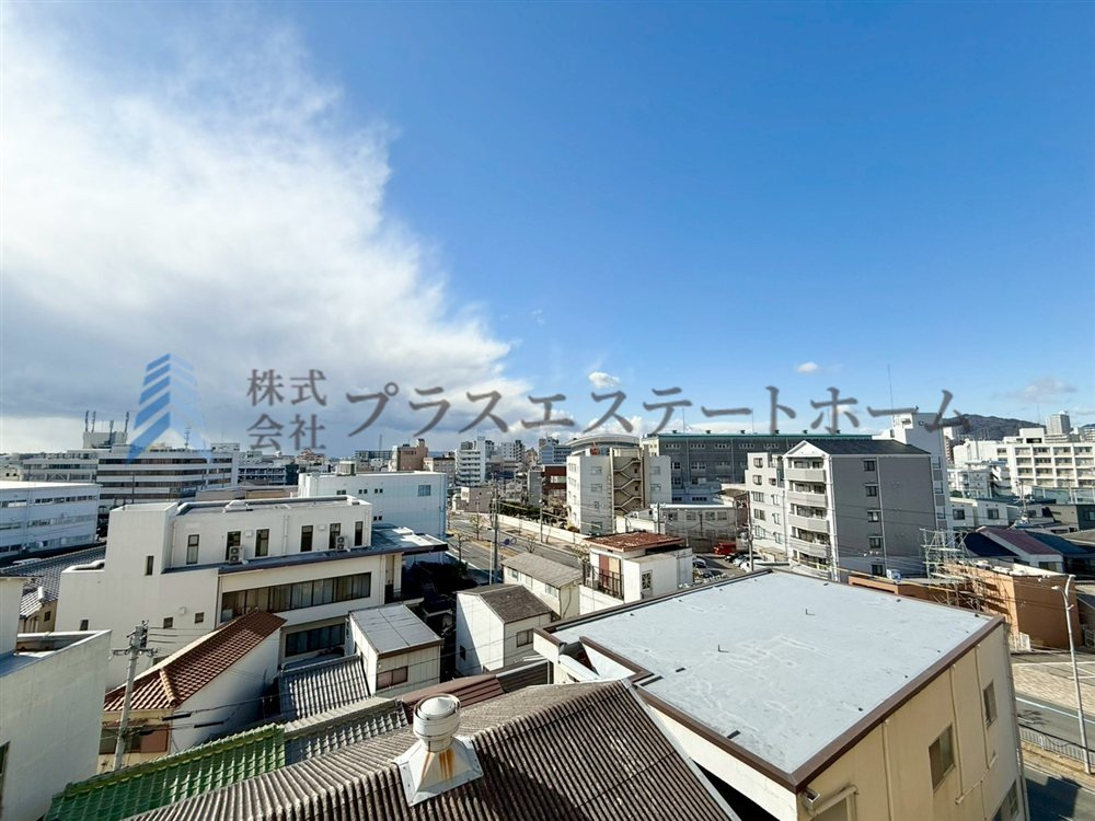 南東・南西・北東の3面バルコニーの角住戸♪通風・採光・眺望良好です♪