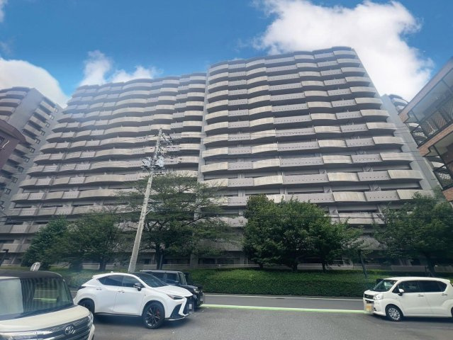 ☆敷地内駐車場100％設置（1住戸1台）