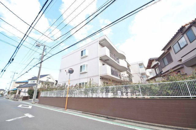 南向き陽当り良好！ぽかぽかのリビングは隣接する洋室を合わせると23帖の大空間に
