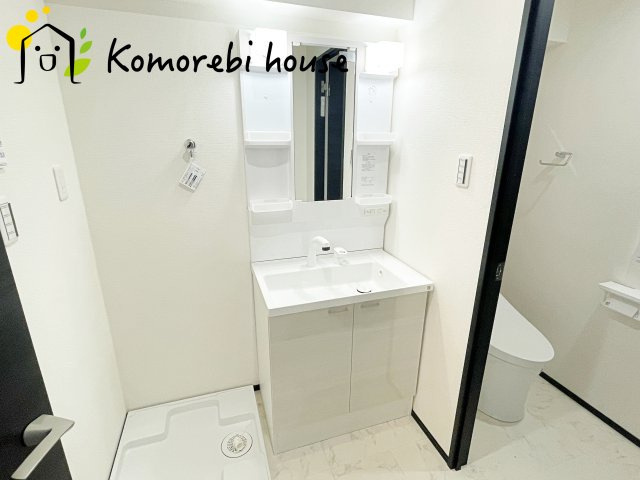 朝の身支度には欠かせない独立洗面化粧台