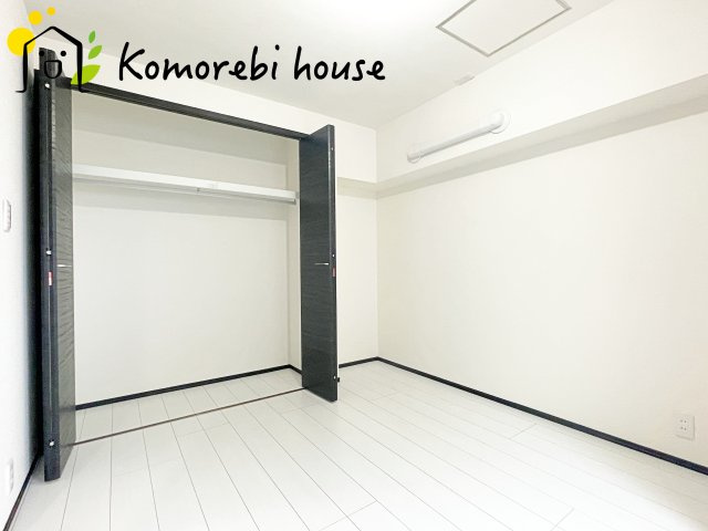 開放的な寝室です