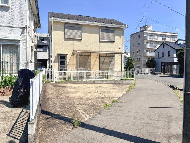 明るい日差しに包まれる住宅で新しい暮らしを始めませんか？お問合せお待ちしております。
