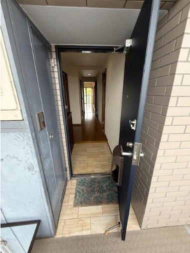 室内が見えにくいアルコーブ型玄関で、ご家族のプライバシーを守ります◎