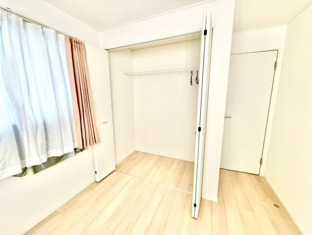 2階の洋室☆子供部屋にいかがでしょうか？