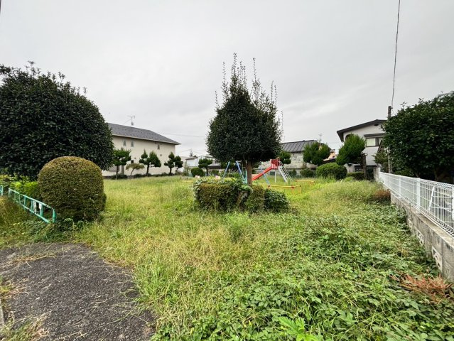 【周辺】南側は公園なので日当たりも確保しやすいです