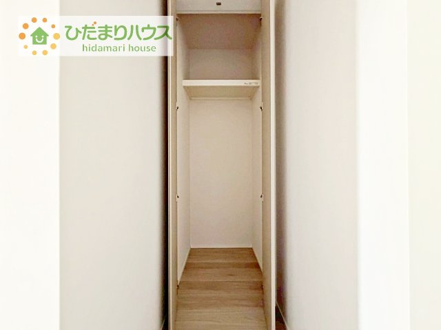 家族みんなで共同で使える便利な廊下収納！