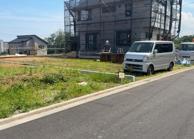 物件の詳細については、現地を見てわかること以外に、役所や法務局などで調べないとわからないことがあります。そのため、現地に行く場合は、もしこの物件を買ったらどのような生活ができるかをイメージしましょう。