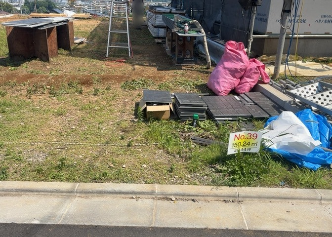 人が暮らすうえで日光は大切な要素となります。日当たりの良さは譲れないポイントですね。併せて近くに大きな建築物の建築予定がないか、あるいはそれが可能な土地が近くにないか事前に確認することもお勧めします。