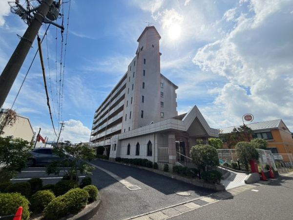 【エメラルドマンション草津青地Ⅰ　天然木フルリノベーションの玄関】