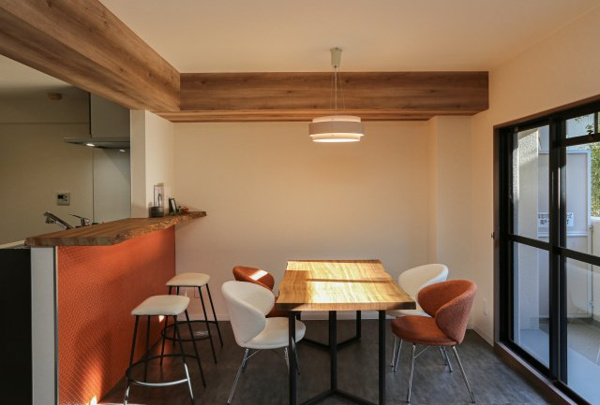 【エメラルドマンション草津青地Ⅰ　天然木フルリノベーションのダイニング】