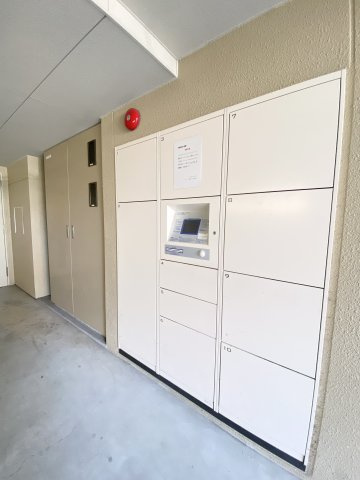 宅配ボックスあり！仕事でお忙しい方でも宅配を受け取ることができちゃいます♪