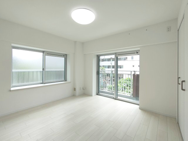 【洋室3】　それぞれの部屋が独立性を保ち、家族のプライベート時間を大切にできます。