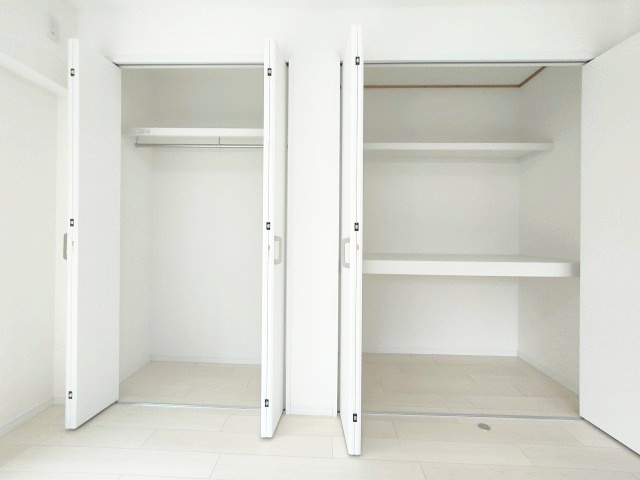 【洋室3　収納】　クローゼット完備で、衣類や荷物もすっきり収納。