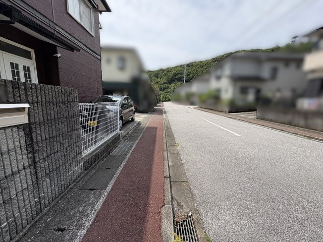 前面道路が広く、駐車もしやすいです◎
