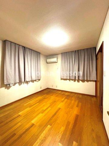 2面採光は陽当たり＆風通し良好の室内となります。
