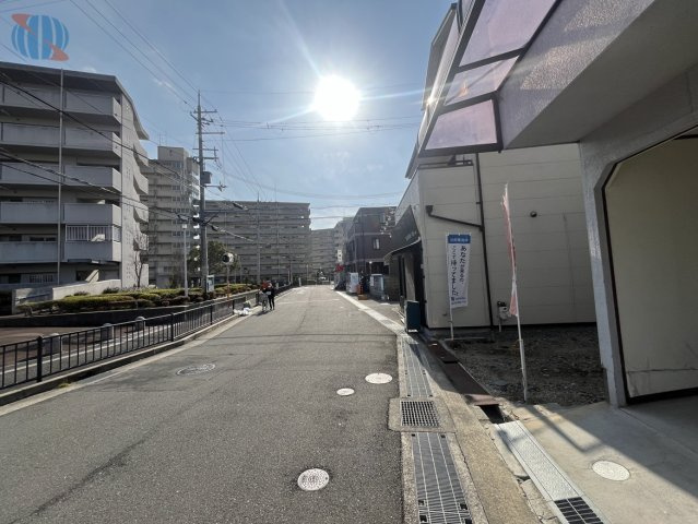 【前道含む現地写真】東向き！前面道路幅員広く開放感ある現地です◎詳細は担当スタッフまでお問い合わせください。