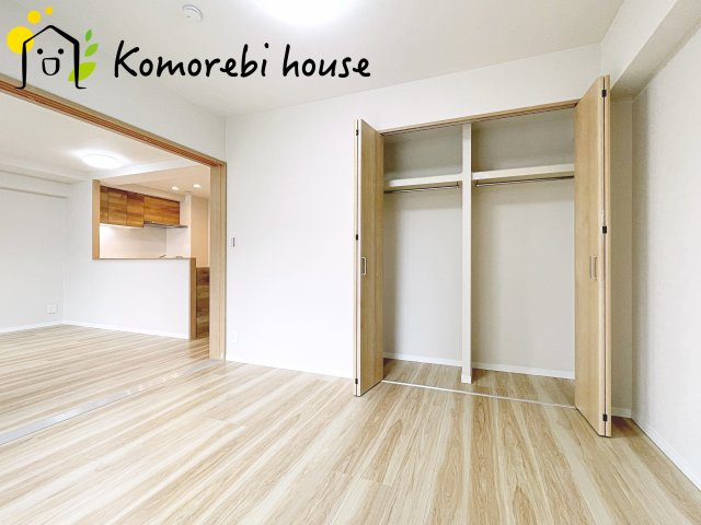 使い勝手のいい洋室です