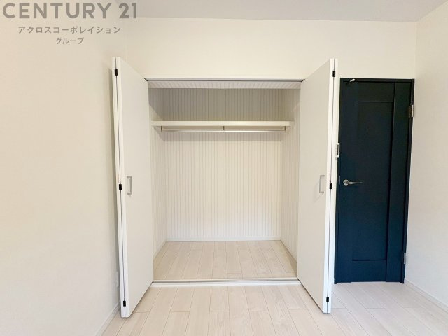 衣類やアクセサリー、小物類の収納が便利で整理整頓がしやすく、部屋の美観を保ちつつ、スペースを最大限に活用できます。衣服のしわやダメージを防ぎ、長持ちさせることができます。　