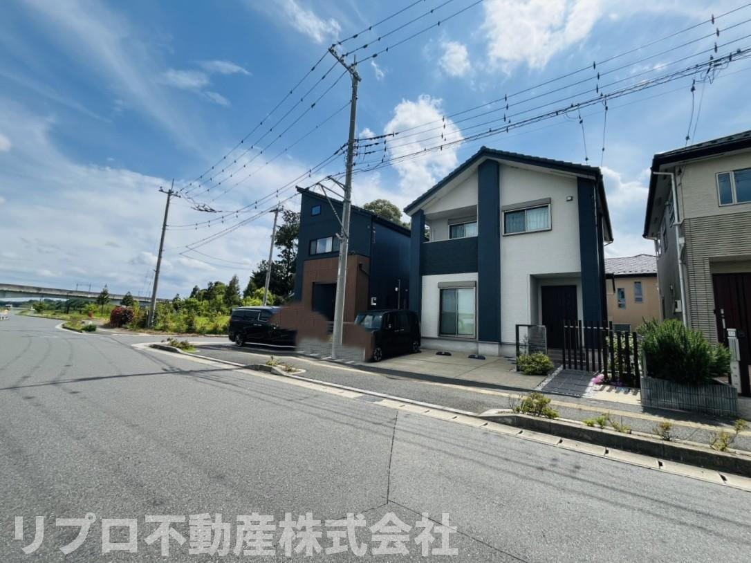 前面道路は歩道と公道で約9．0m