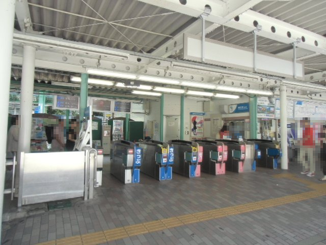 鶴川駅