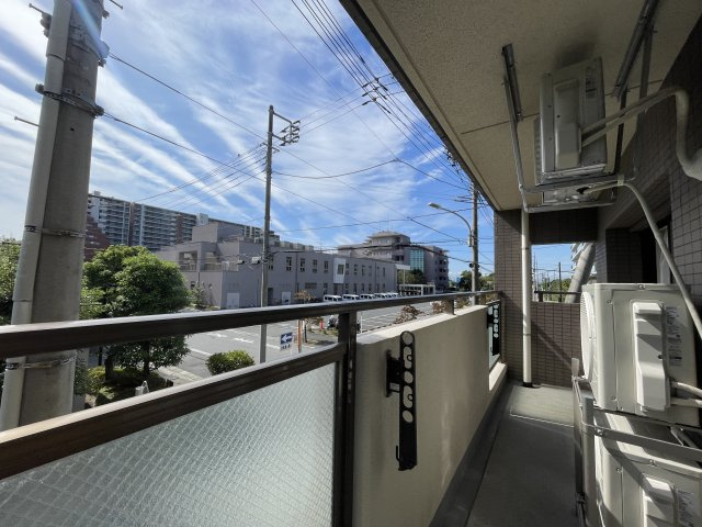前面棟無しで南向きのバルコニーは、陽当たり・通風・眺望良好です。　