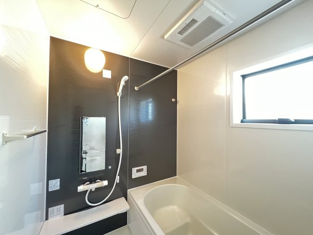 落ち着きのあるアクセントパネル採用