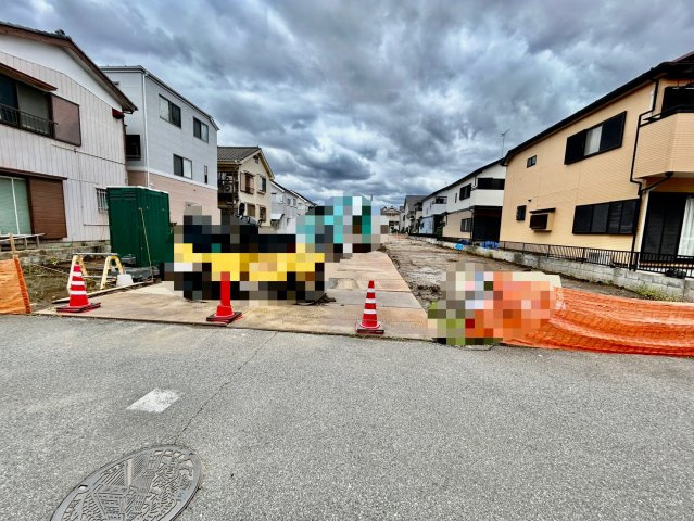 対象地：1-D区画　東武スカイツリーライン「草加」駅徒歩約14分！全7区画・建築条件付き売地です。西町小学校まで徒歩約6分(420ｍ)、お子様の通学に安心です！