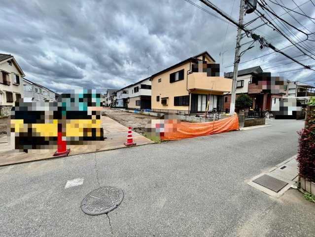対象地：1-D区画　東武スカイツリーライン「草加」駅徒歩約14分！全7区画・建築条件付き売地です。西町小学校まで徒歩約6分(420ｍ)、お子様の通学に安心です！