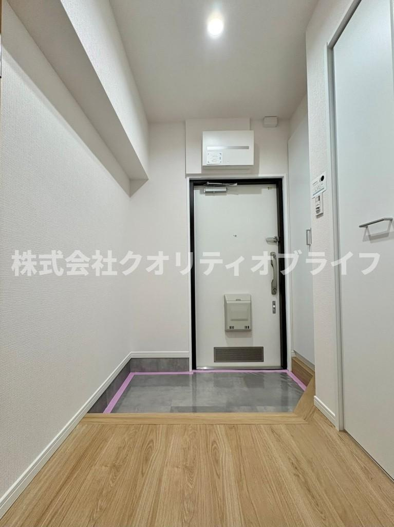 玄関にも収納スペースあります