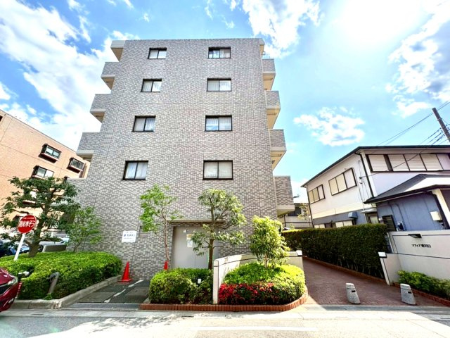 ■ペット飼育可（1住戸2頭まで。細則有）　■新規内装リフォーム済み！　■2階・東南角部屋住戸です！　■戸塚小学校まで徒歩14分(約1100m)・戸塚西中学校まで徒歩20分(約1600m)