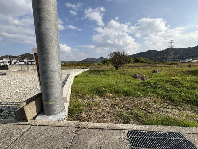 東側隣地境界