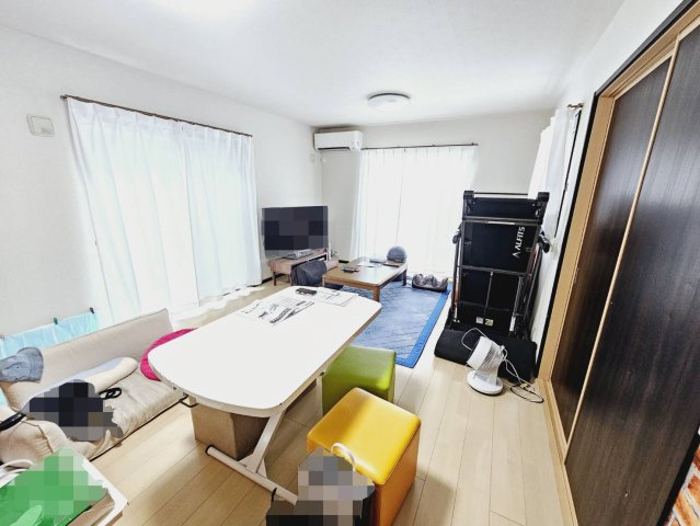 ■LDK約16帖■会話弾む対面システムキッチン■2面窓