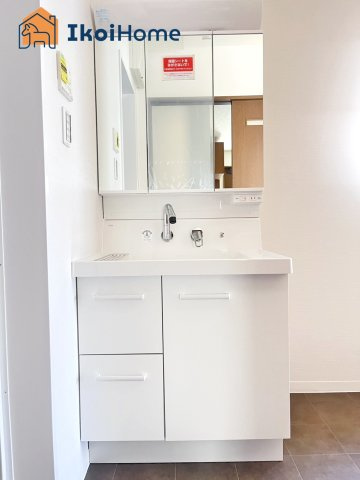 ●年中無休：当日予約可●洗面室になります。小窓ございますので通気・換気良好でございます。