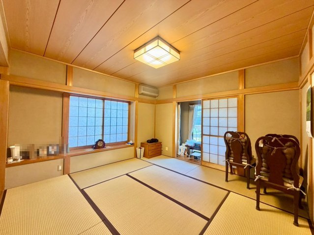 1階の8帖和室は広縁もあり落ち着く空間となっています♪客間としても使えますね。
