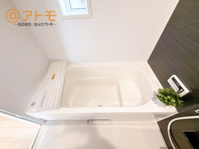 お風呂で日々の疲れを落としましょう♪スタイリッシュなお風呂になっています！