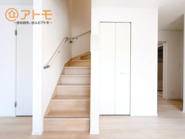 階段は緩やかで手すりもついているので上りやすくなっています！