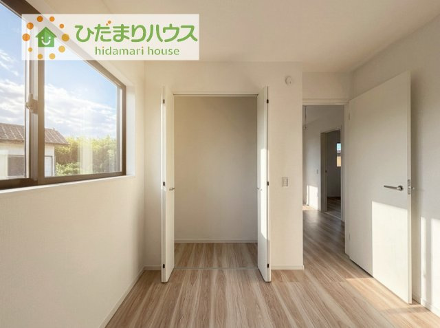 ハンガーパイプ付でお洋服の出し入れもラクラクです！