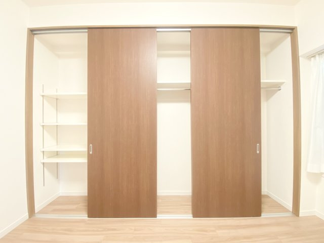 北西洋室収納、用途様々で使い勝手良いですよ♪